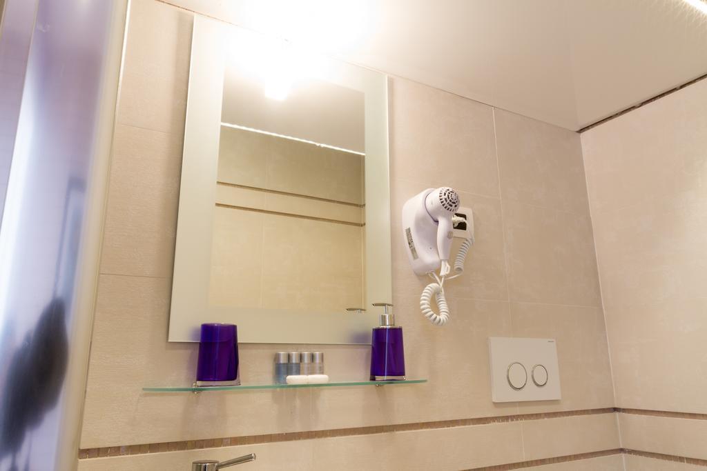 Bevilacqua Bed Roma Santa Croce Hotel Bilik gambar